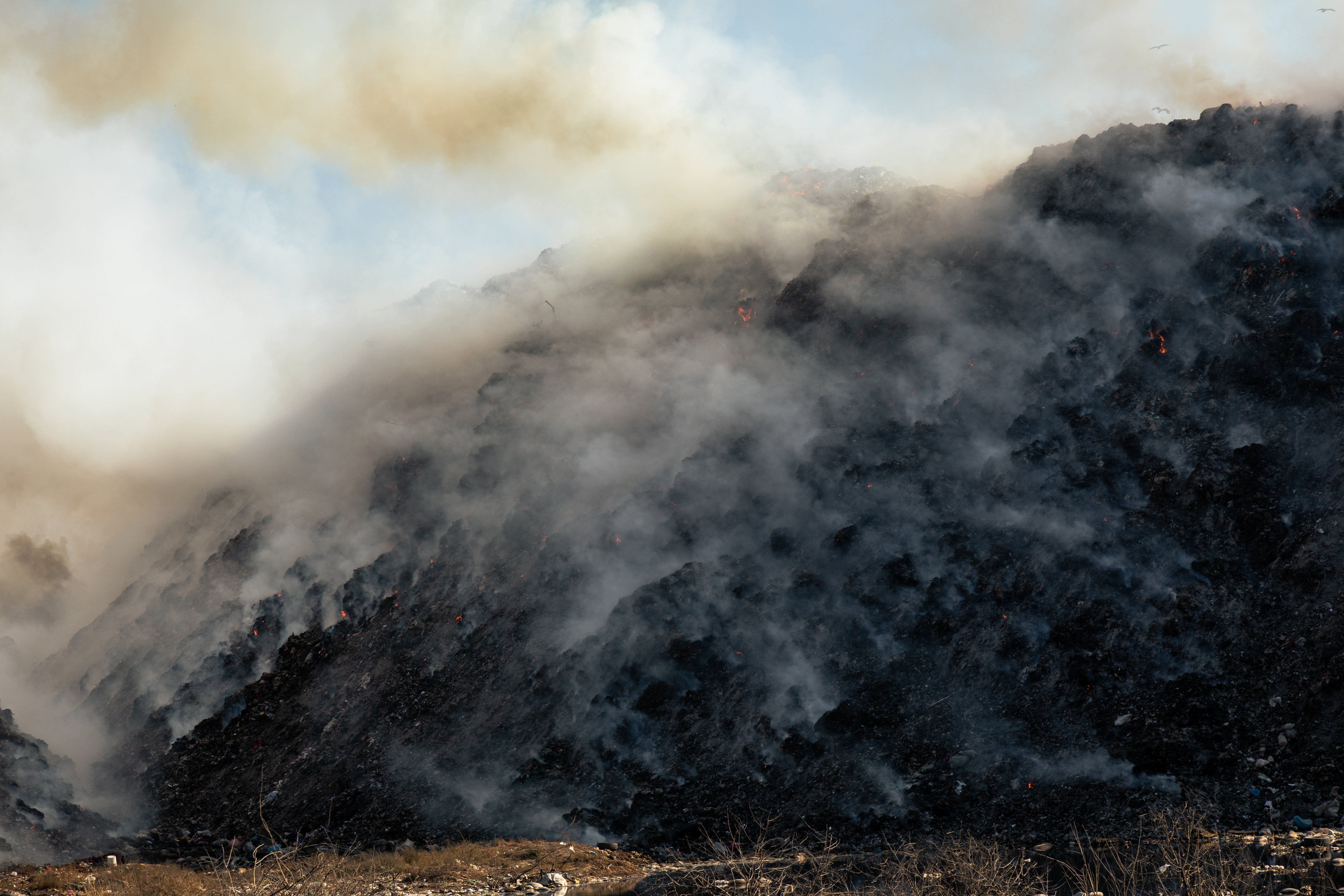 incendio discarica.jpg